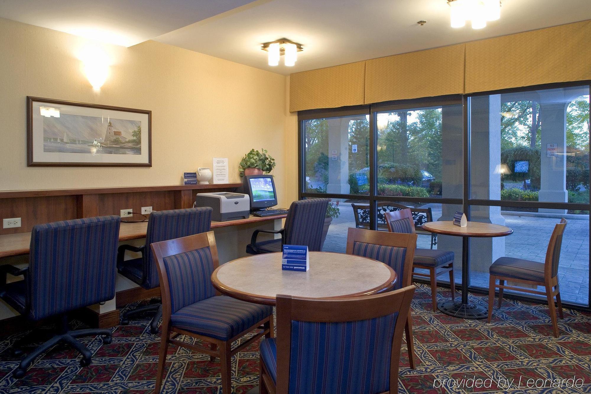 Hampton Inn Rochester Greece Restaurant photo